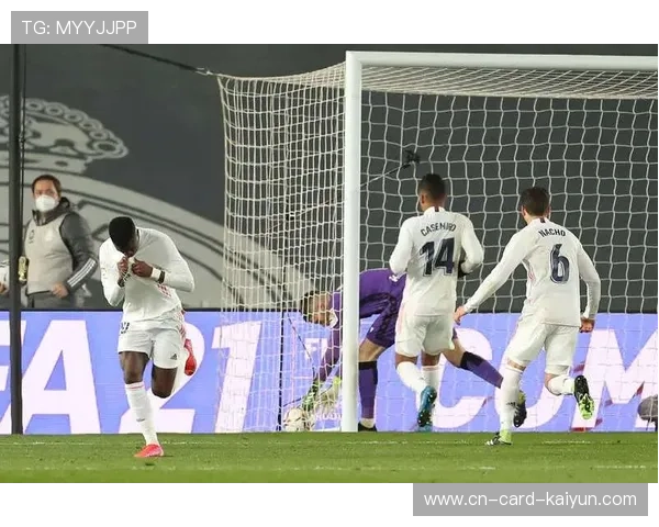 维尼修斯一记远射擦网而过,皇马攻势仍处高位 维尼修斯一记远射擦网而过,皇马攻势仍处高位