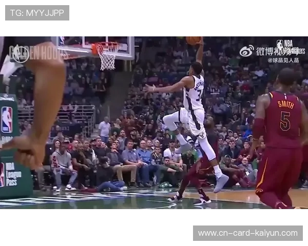 雄鹿夜色中的巨星瞬间：字母哥持球飞奔重扣点燃主场