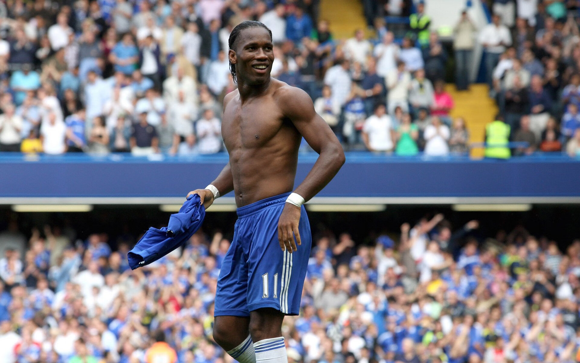 雪地摩托拉力赛 北极圈极夜赛段风暴中坚持完赛引发致敬